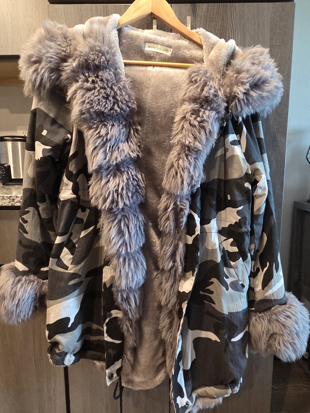 Faux Fur Trim Camo Parka Jacket - Gray M/L